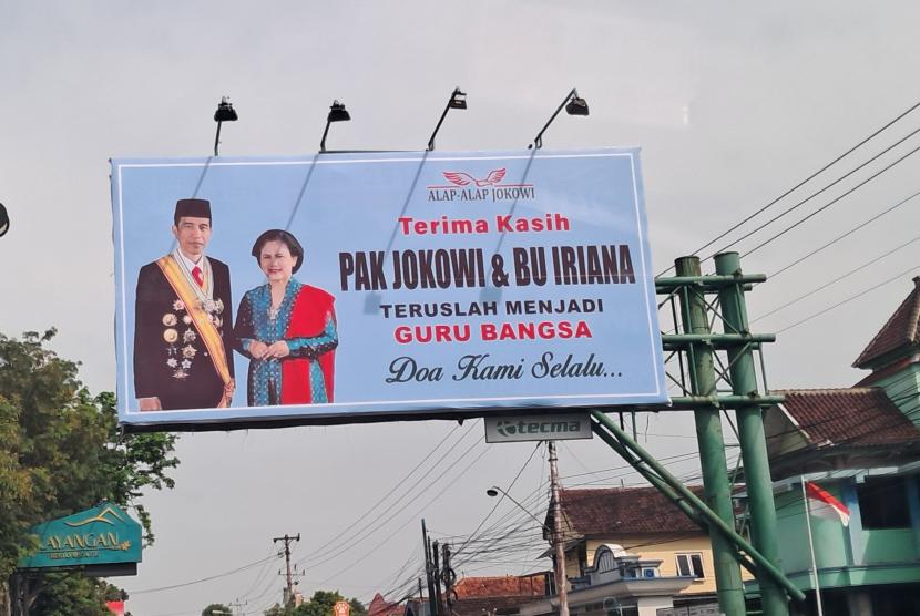 Baliho Terima Kasih Jokowi di Solo, Diminta Jadi Guru Bangsa