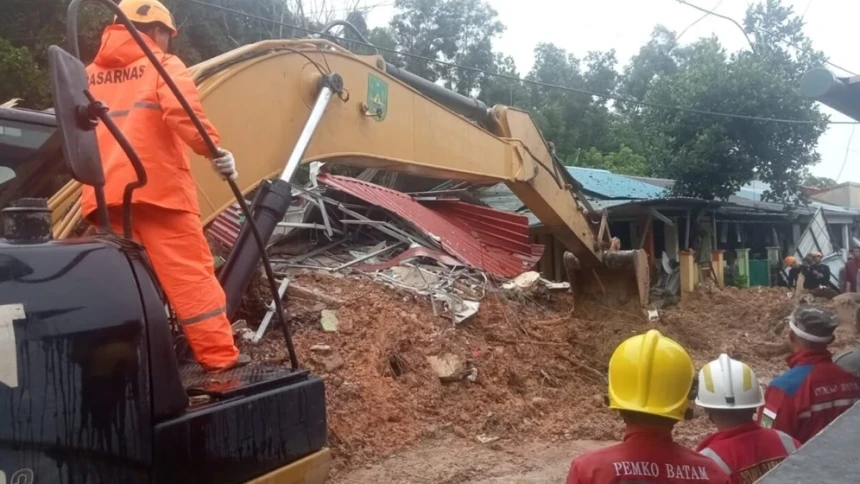 Kemensos Beri Santunan Rp15 Juta Buat Korban Longsor Batam